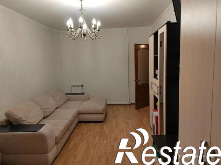 3-комн квартира Есенина улица, 44А