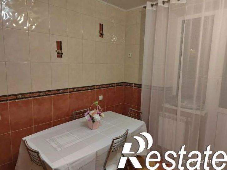 3-комн квартира Есенина улица, 44А