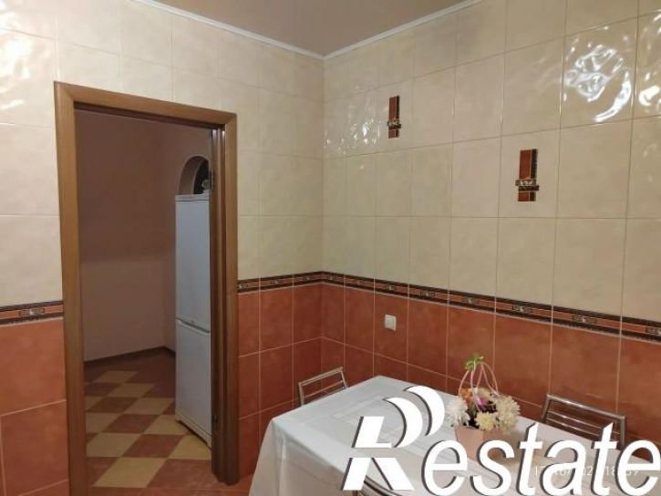 3-комн квартира Есенина улица, 44А