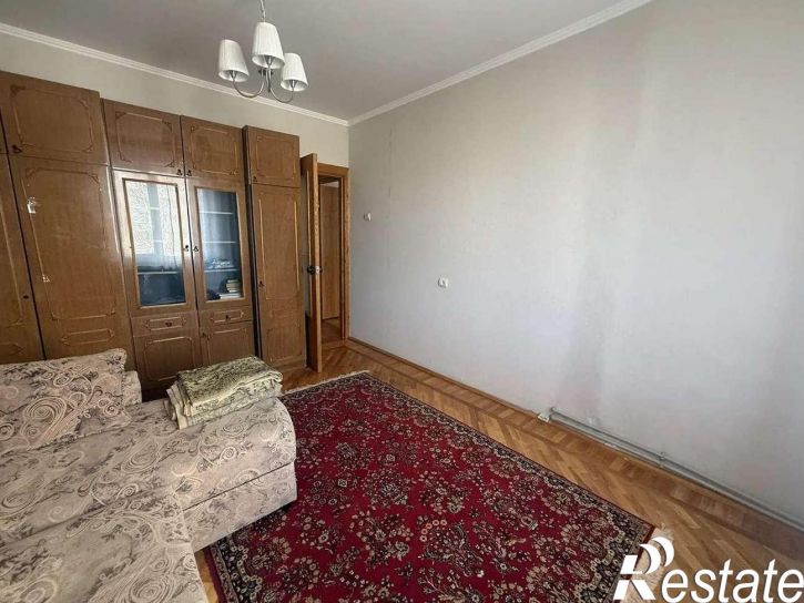 3-комн квартира Славы проспект, 6