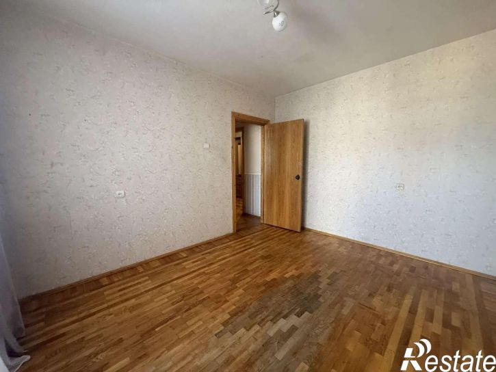 3-комн квартира Славы проспект, 6