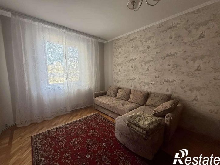3-комн квартира Славы проспект, 6