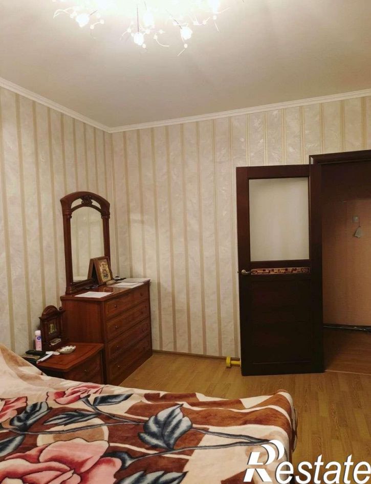 3-комн квартира Есенина улица, 48