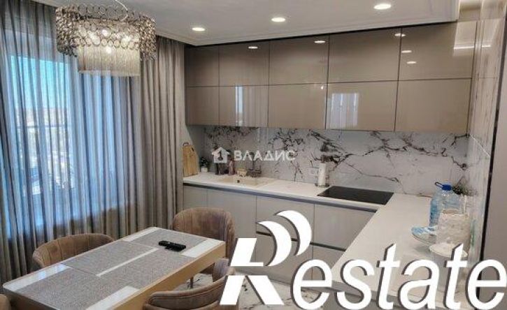 3-комн квартира улица Чехова, 32,  д. 32