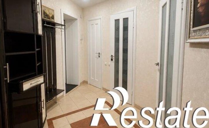 4-комн квартира улица Чехова, 32,  д. 32