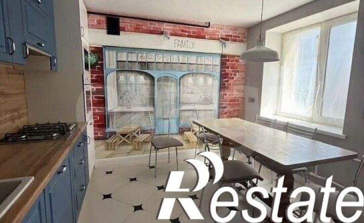 3-комн квартира улица Попова, 100,  д. 100