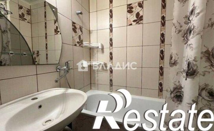 2-комн квартира улица 5 Августа, 42,  д. 42
