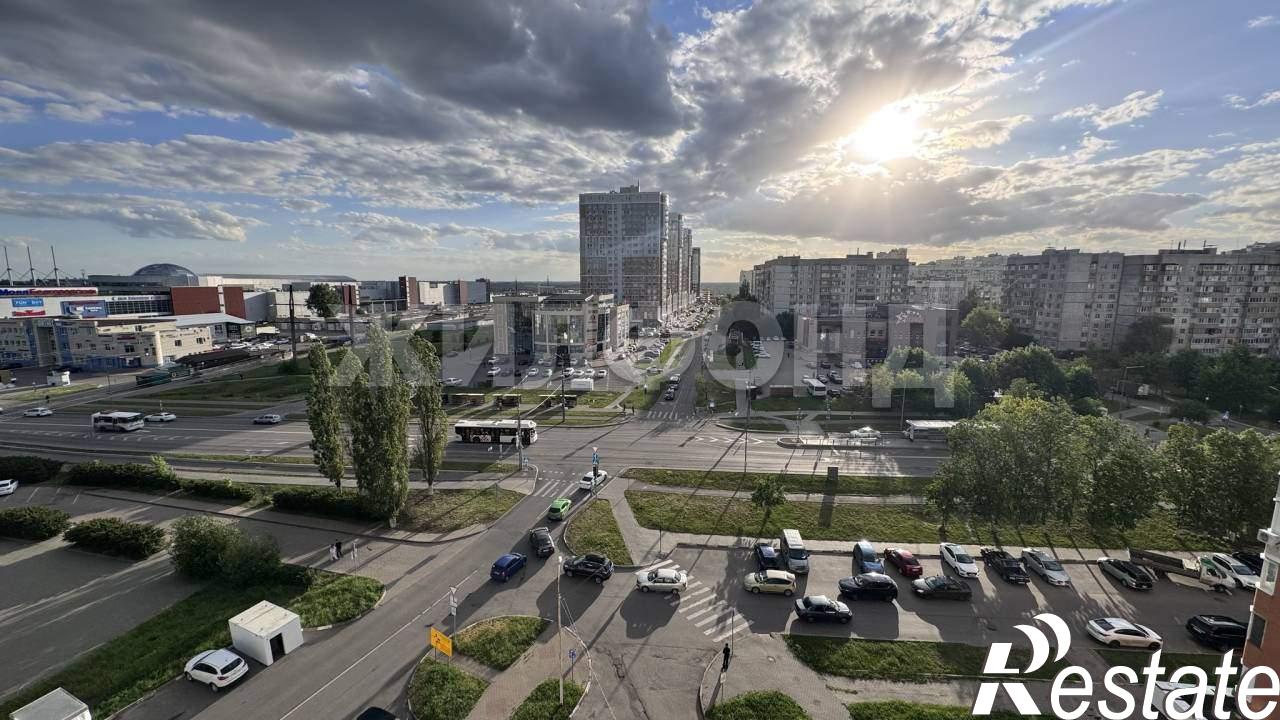 Купить квартиру за 13 500 000 рублей на Есенина ул., д.8