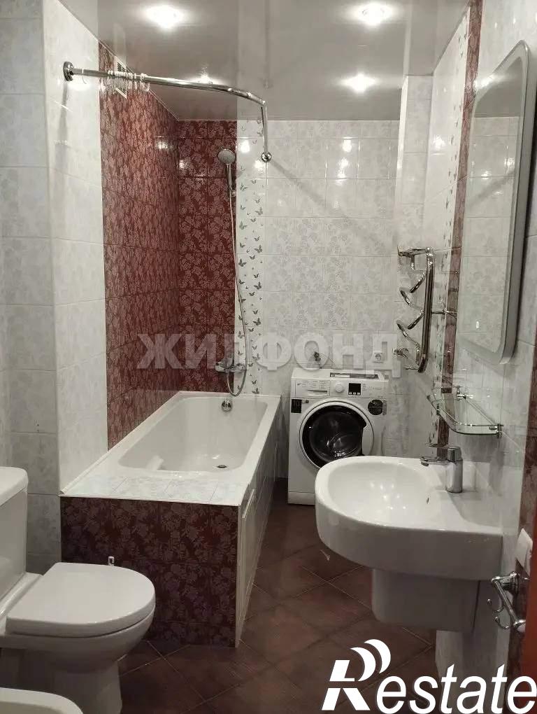 Купить квартиру за 13 500 000 рублей на Есенина ул., д.8