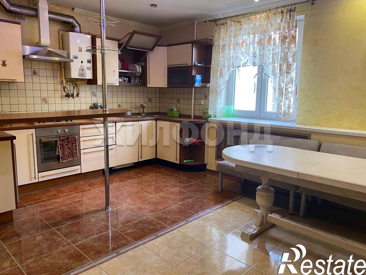 Купить дачу, дом, коттедж за 12 990 000 рублей на Чапаева переулок, д.4