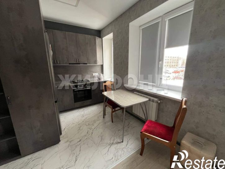 3-комн квартира Славы проспект, д.23а