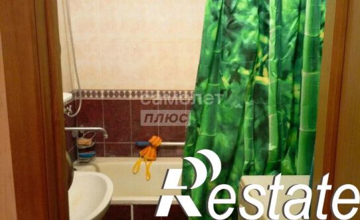 2-комн квартира улица 5 Августа, 33,  д. 33