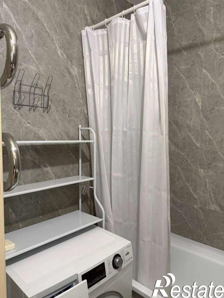1-комн квартира Есенина улица, 52